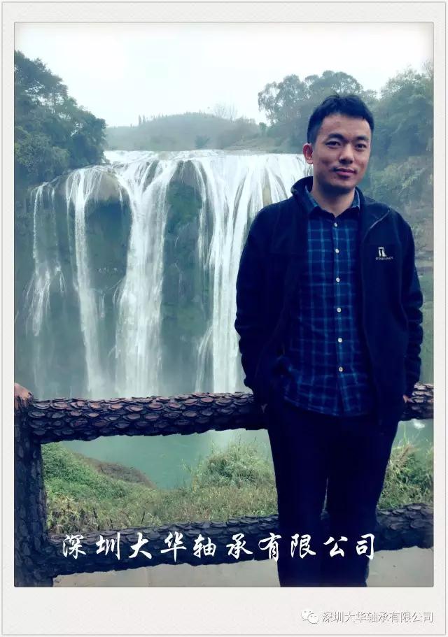 來一張浦經(jīng)理的特寫，有沒有長得很像李彥宏？